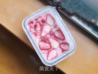 超简单的草莓牛奶布丁的做法步骤：6
