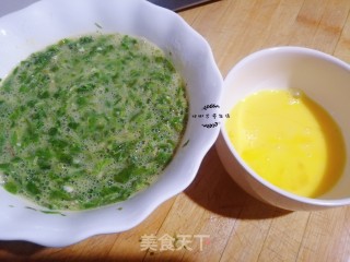 香椿煎鸡蛋的做法步骤：7
