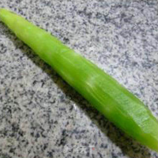 荸荠炒莴笋的做法步骤：1