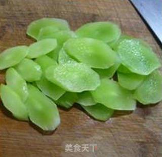 荸荠炒莴笋的做法步骤：4