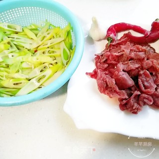 小竹笋炒牛肉的做法步骤：4