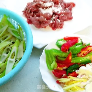 小竹笋炒牛肉的做法步骤：5