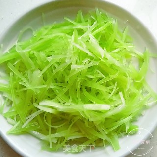 凉拌莴笋丝的做法步骤：4