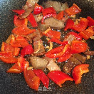 腊肉炒手撕包菜的做法步骤：4