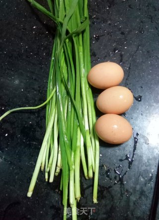 韭菜煎蛋的做法步骤：1