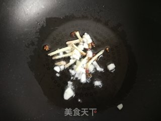 青红椒炒海带丝的做法步骤：3