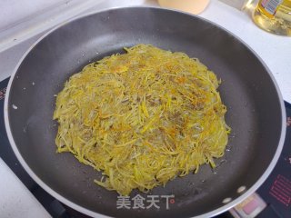 土豆丝饼的做法步骤：5