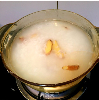 清淡开胃粥，番茄鱼片粥的做法步骤：3