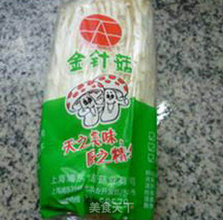 瘦肉丝炒金针菇的做法步骤：2