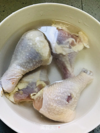 鸡腿肉焖猪肚菇的做法步骤：4