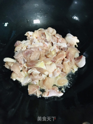 鸡腿肉焖猪肚菇的做法步骤：8