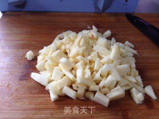 馄饨皮苹果派的做法步骤：1