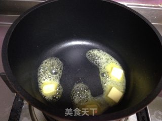馄饨皮苹果派的做法步骤：2