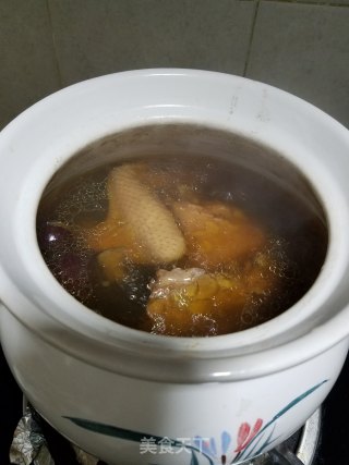 灵芝石斛煲老母鸡的做法步骤：4