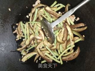清香茄子豆角炒肉的做法步骤：4