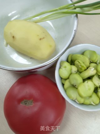 西红柿土豆豆瓣汤的做法步骤：1