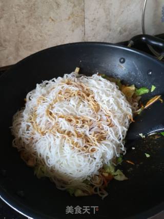 干炒米粉的做法步骤：5