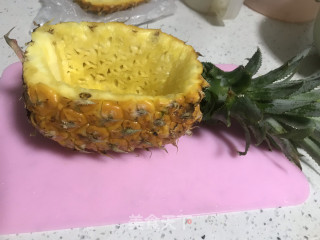 菠萝炒饭的做法步骤：1