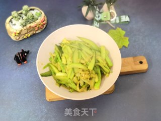 黄瓜炒西葫芦的做法步骤：4