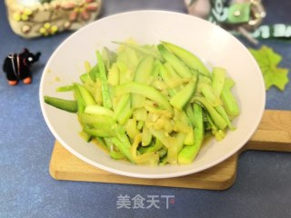 黄瓜炒西葫芦的做法步骤：6