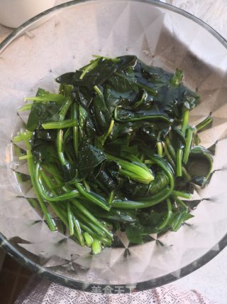 凉拌菠菜粉丝的做法步骤：4