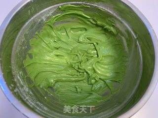 菠菜戚风8寸的做法步骤：4