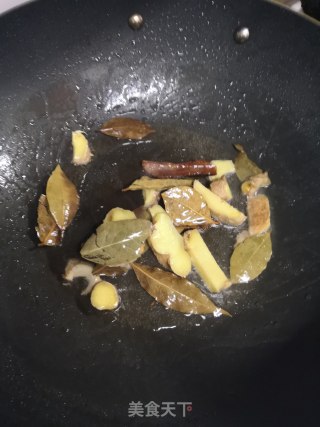 鸡肉焖腐竹的做法步骤：2