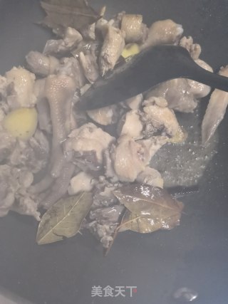 鸡肉焖腐竹的做法步骤：3