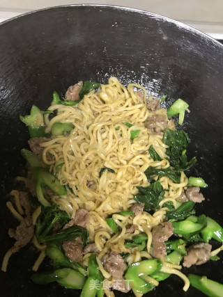 湿炒河粉的做法步骤：7
