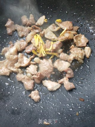 瘦肉炒蘑菇的做法步骤：6