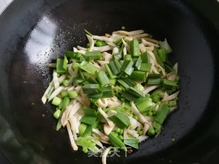甜豆角炒杏鲍菇的做法步骤：5