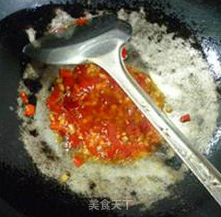 剁椒肉螺的做法步骤：4