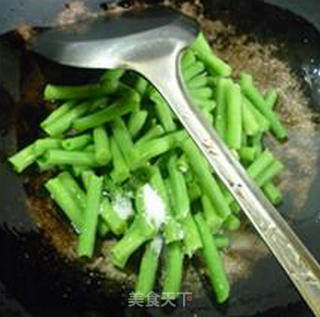 丁香鱼炒带豆的做法步骤：5
