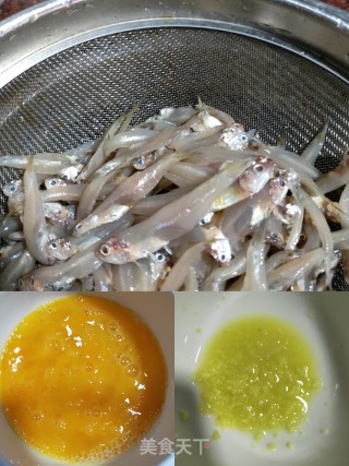 江鱼仔煎蛋的做法步骤：1