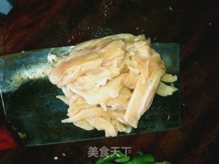 青椒鸡丝的做法步骤：1