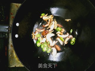 青椒鸡丝的做法步骤：3