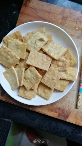 卤煮豆腐干配手擀面的做法步骤：4