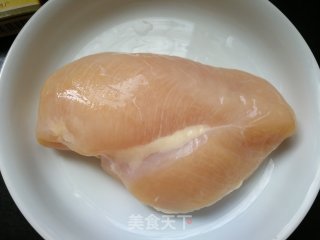 蒜苔滑炒鸡丁的做法步骤：1