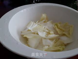蒜香鱿鱼烧白菜的做法步骤：3