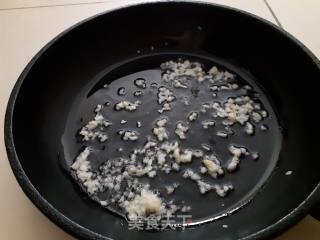 蒜香鱿鱼烧白菜的做法步骤：5
