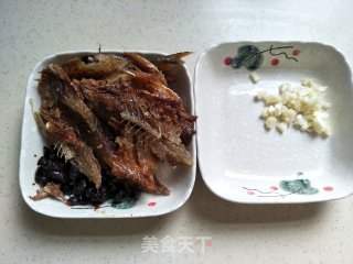 豆豉鲮鱼炒油麦菜的做法步骤：3