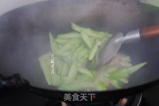 五花肉炒菜心的做法步骤：4