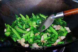 五花肉炒菜心的做法步骤：6