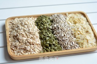 格兰诺拉麦片的做法步骤：1