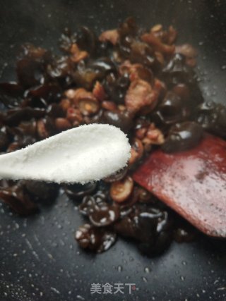 菇太郎木耳炒肉的做法步骤：6