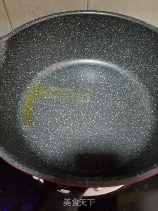 煎鸡胸肉的做法步骤：3