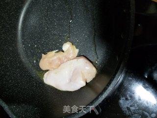 煎鸡胸肉的做法步骤：4
