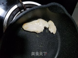 煎鸡胸肉的做法步骤：5