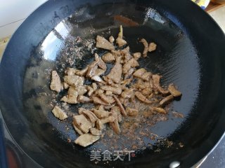 芦笋炒猪肝的做法步骤：3