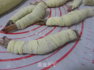 千丝万缕绑大虾的做法步骤：1